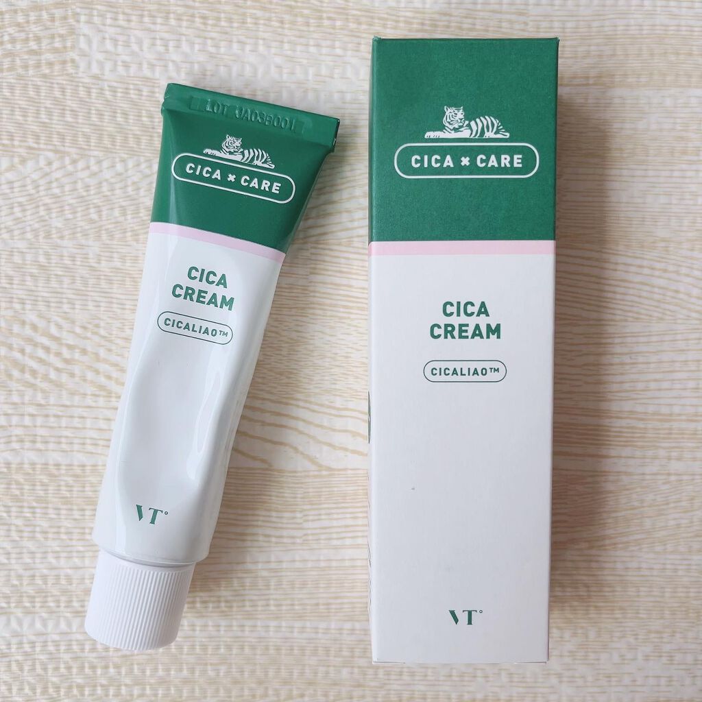 -

VT Cosmetic

VT CICA CREAM

高濃縮ツボクサ成分がたっぷり配合されたシカクリーム！

グリーンのジェルクリームでさっぱりした使い心地💚
ベタつきも少なかったです！

これからの暑くなる季節でも使いやすそう…