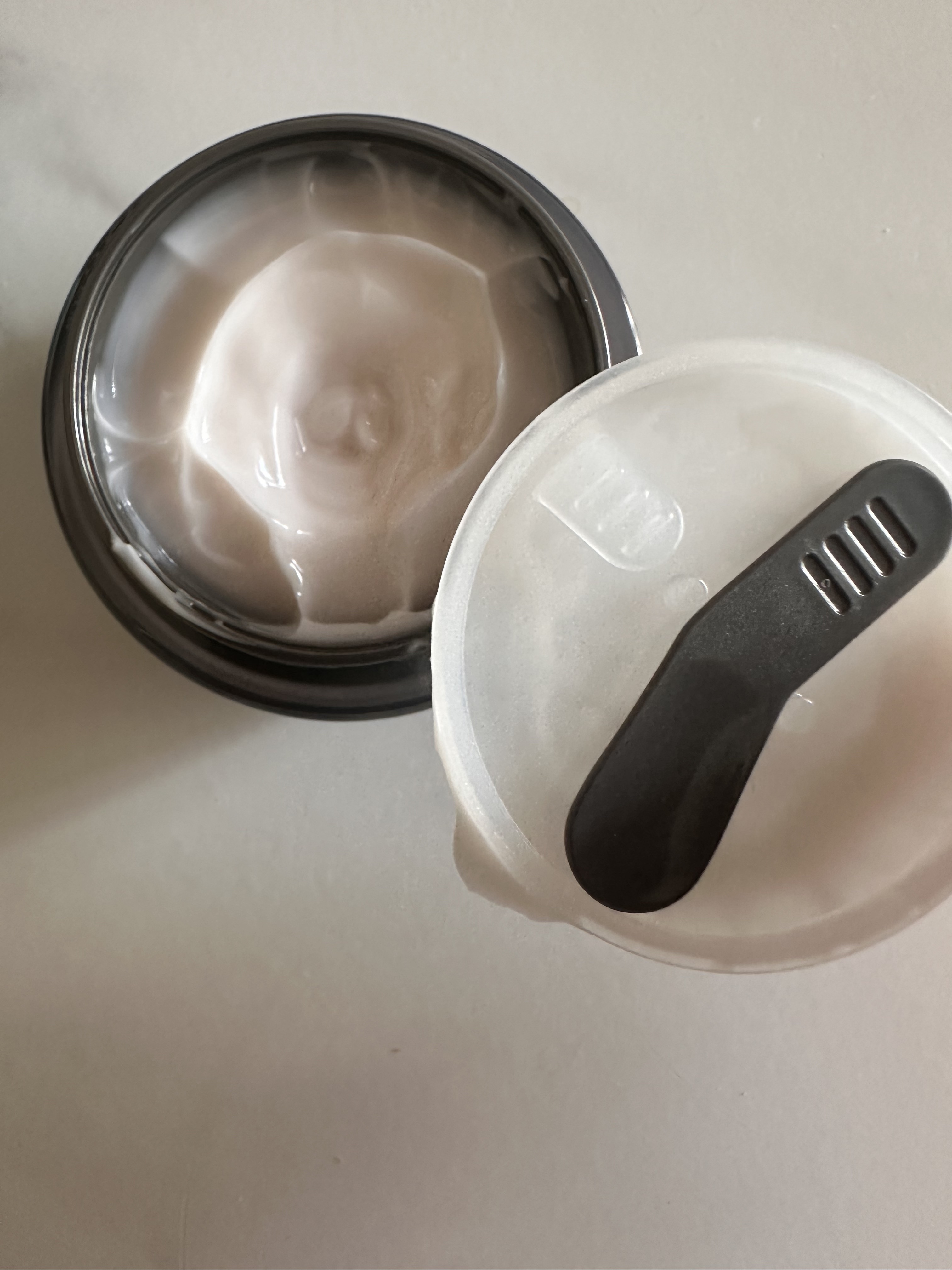 パーフェクトワン リフティングジェル/パーフェクトワン/オールインワン化粧品を使ったクチコミ（2枚目）