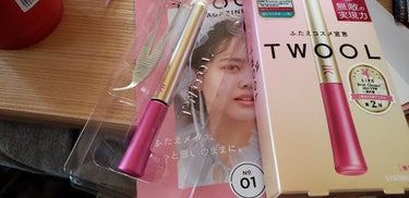 
今回はLIPS様を通じてTWOOLのダブルアイリッドグルーをご提供頂きました🙇‍♀️
ありがとうございます✨

私は重い一重で普段はテープ（両面）を使用していますが、浮いてきたりやり直してテープが無駄