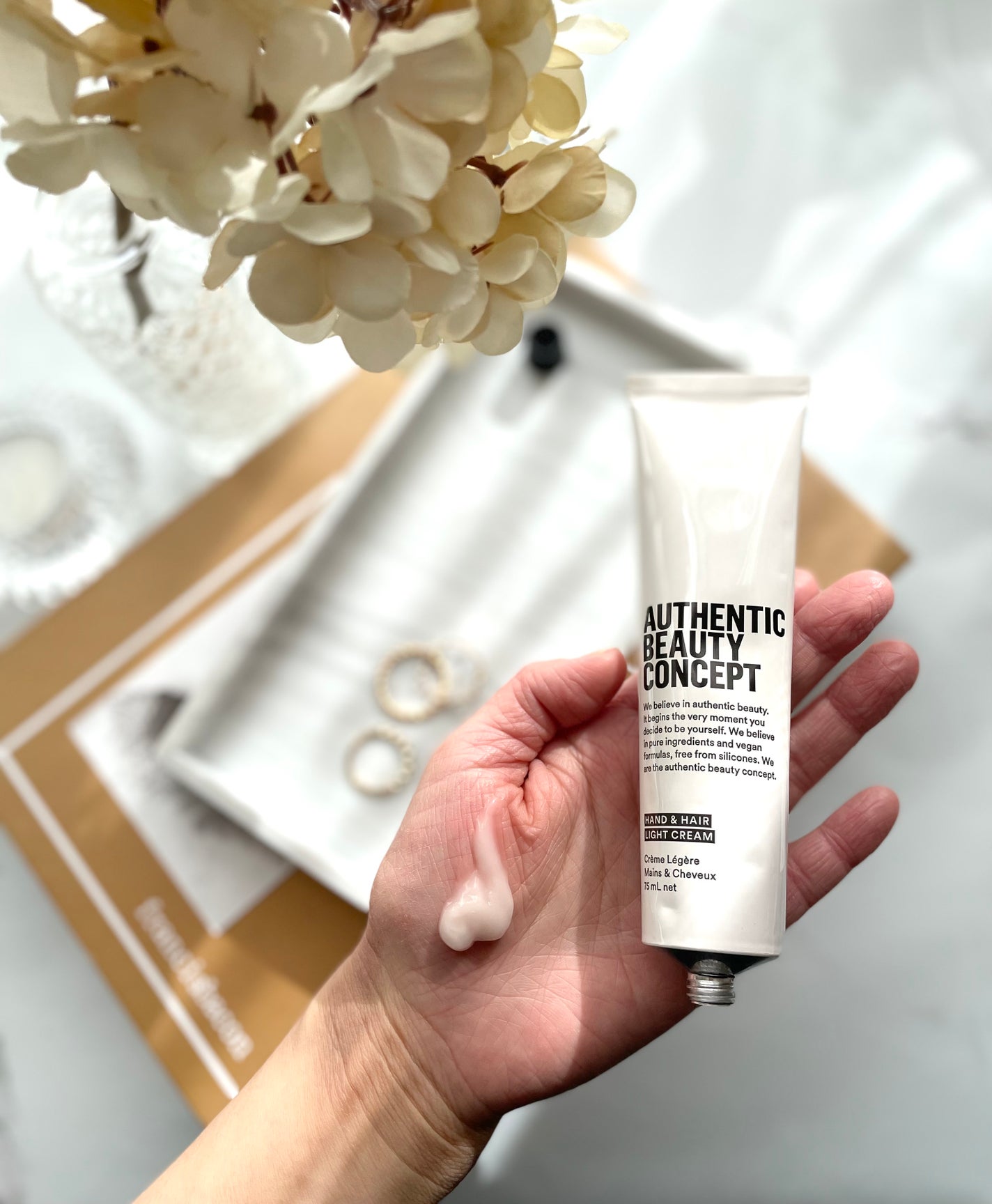 ハンド&ヘア ライトセラム/AUTHENTIC BEAUTY CONCEPT/ハンドクリームを使ったクチコミ(4枚目)