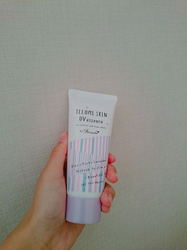 パラソーラ イルミスキンUVエッセンスの紹介です🙌
これは日焼け止めでSPF50+PA+++でしたー💕
手に出すと紫色で、下地にも使えるのかな?
手に伸ばすと若干白くなっているように感じました🙌
匂いも