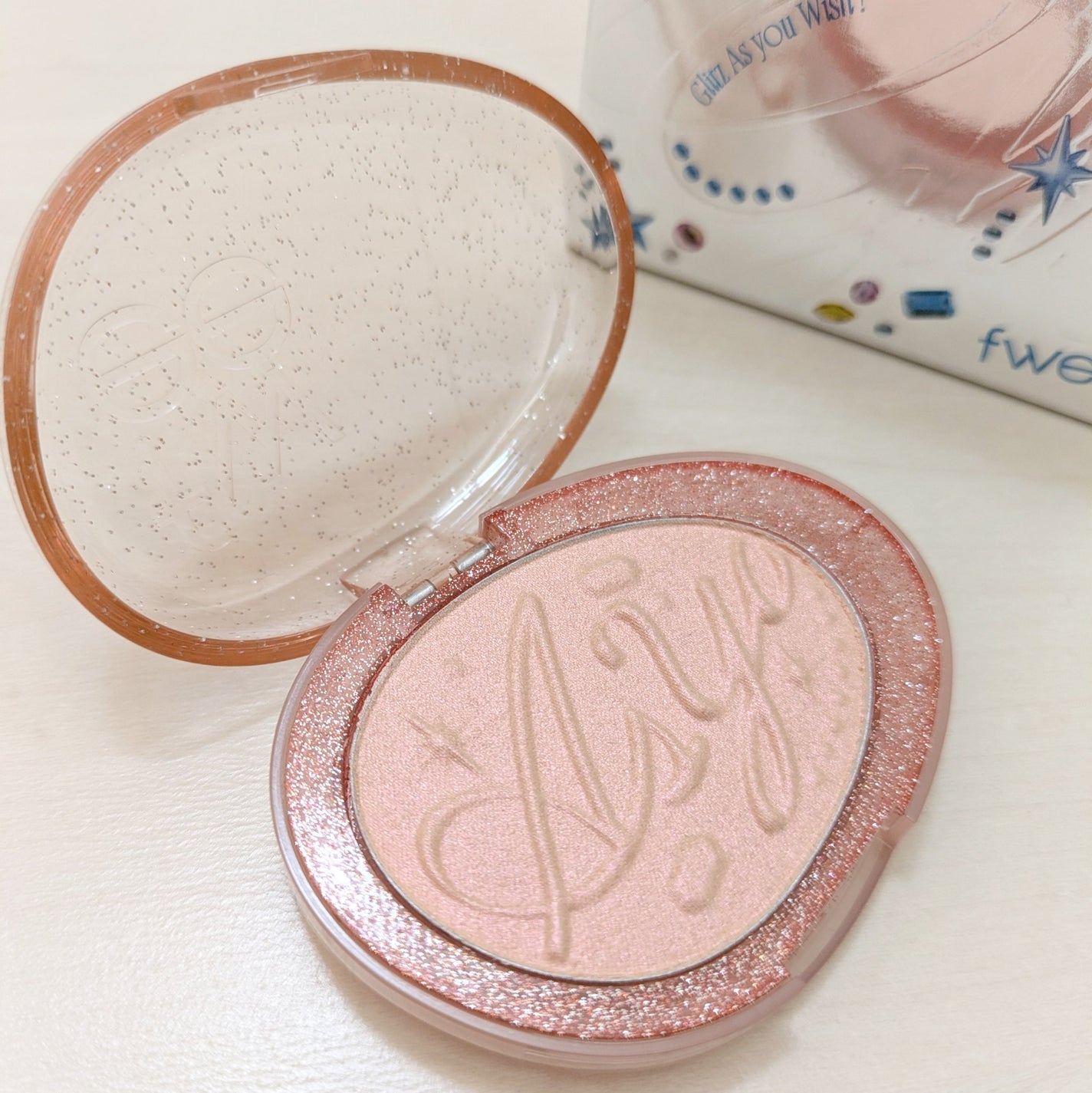 フィー グリッツストーンハイライター/fwee/パウダーハイライトを使ったクチコミ(4枚目)