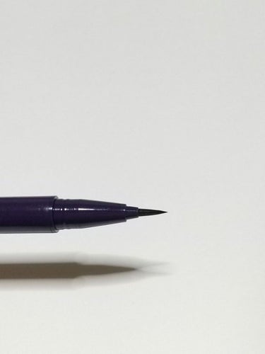 突然紫のアイライナーが欲しくなって購入😁

ヴィセ　リシェ
カラーインパクトリキッドライナー
PU140 パープル

パープル系シャドウに負けないお色です
ほっそい線も描けるよ💕

カラーライナー好きだー‼️

 #衝動買いコスメ の画像 その2