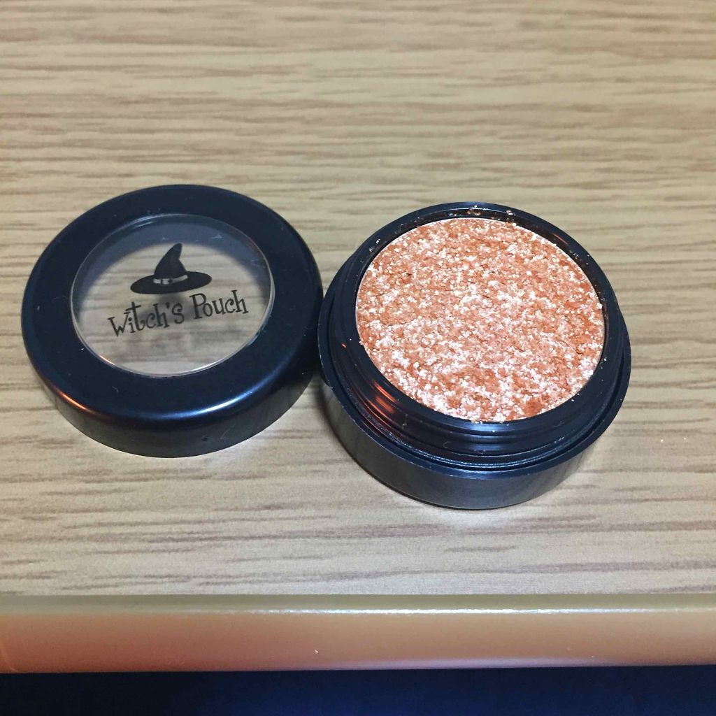 セルフィーフィックスピグメント 02 フォローミー/Witch's Pouch/単色アイシャドウを使ったクチコミ（1枚目）