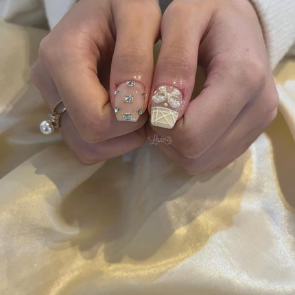 Iuna. Mizuki on LIPS 「.お揃いに🤍もう片手はお持ち込みdesignでした✨#nail..」(2枚目)