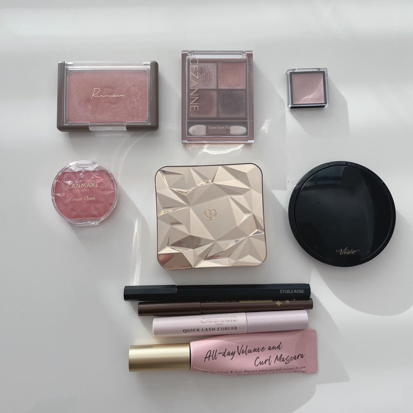 りりっピ on LIPS 「。。#今日のコスメ相変わらずピンク大好き人間今朝は久しぶりにセ..」(1枚目)