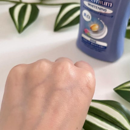 プレミアムボディミルク ホワイトニング【医薬部外品】 /ニベア/ボディミルクを使ったクチコミ(5枚目)