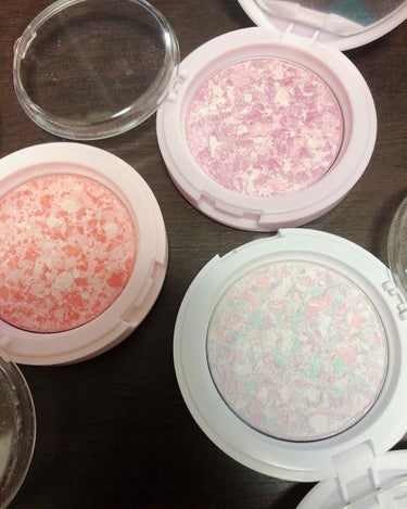 THE FACE SHOP マーブルビームブラッシュのクチコミ「THE FACESHOP
MARBLE BEAM BLUSH
01＊恋ピンク

03＊恋パープ.....」（2枚目）