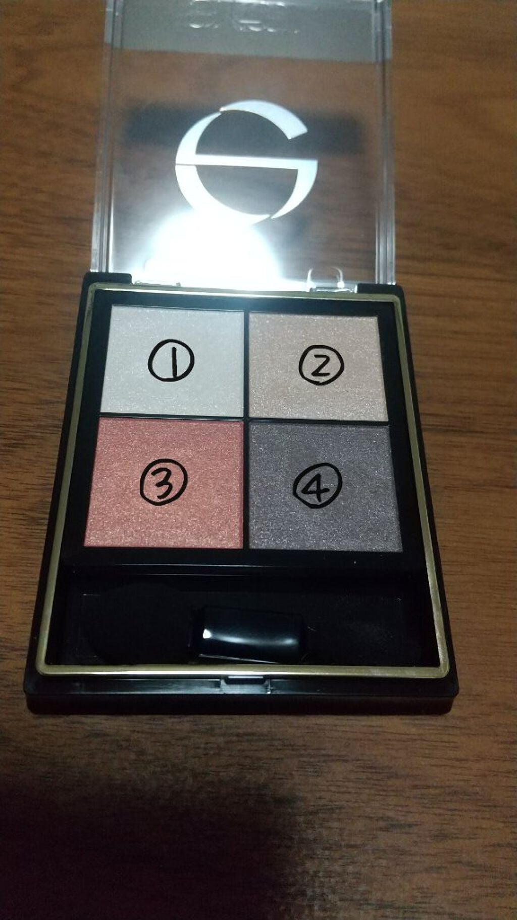リアルクローズシャドウ/excel/アイシャドウパレットを使ったクチコミ(2枚目)