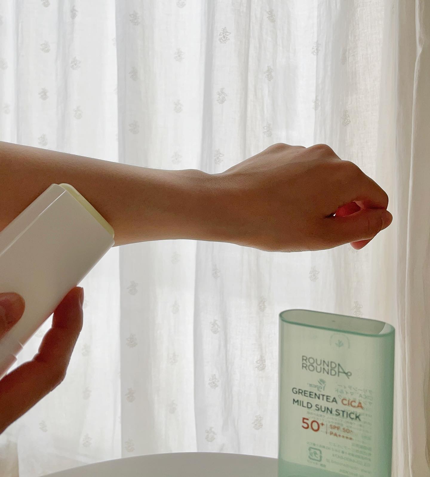 グリーンティー CICA マイルド サンスティック/ラウンドアラウンド/日焼け止めスティックを使ったクチコミ（3枚目）