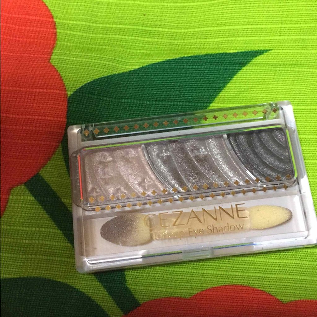 トーンアップアイシャドウ/CEZANNE/アイシャドウパレットを使ったクチコミ（1枚目）