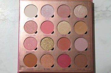 Makeup Obsession Love Is My Drug Shadow Palette/MAKEUP REVOLUTION/パウダーアイシャドウを使ったクチコミ（1枚目）