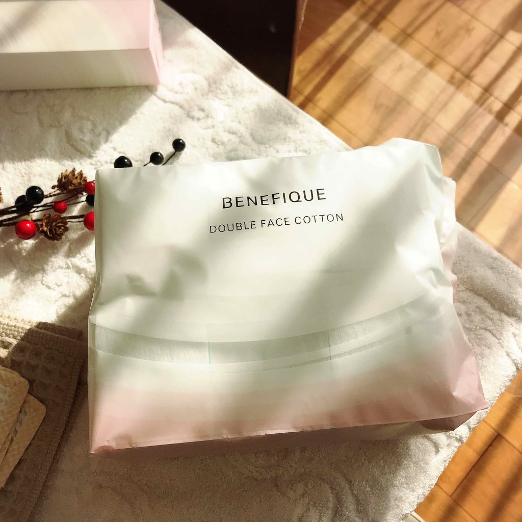 BENEFIQUE ダブルフェイスコットンのクチコミ「表裏、
質感と色も違っていて

☑メッシュ面（ブルー）→
ふきとり化粧液などで、浸透・透明感の.....」（1枚目）