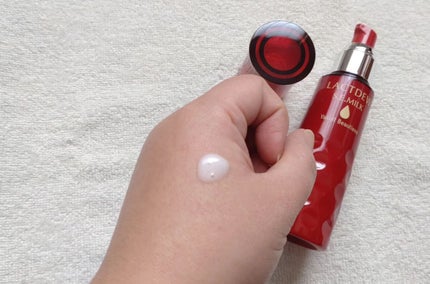 エミ✿投稿ある方フォロバ100 on LIPS 「ヤクルト様よりラクトデュウS.E.ローション、S.E.ミルク提..」(8枚目)