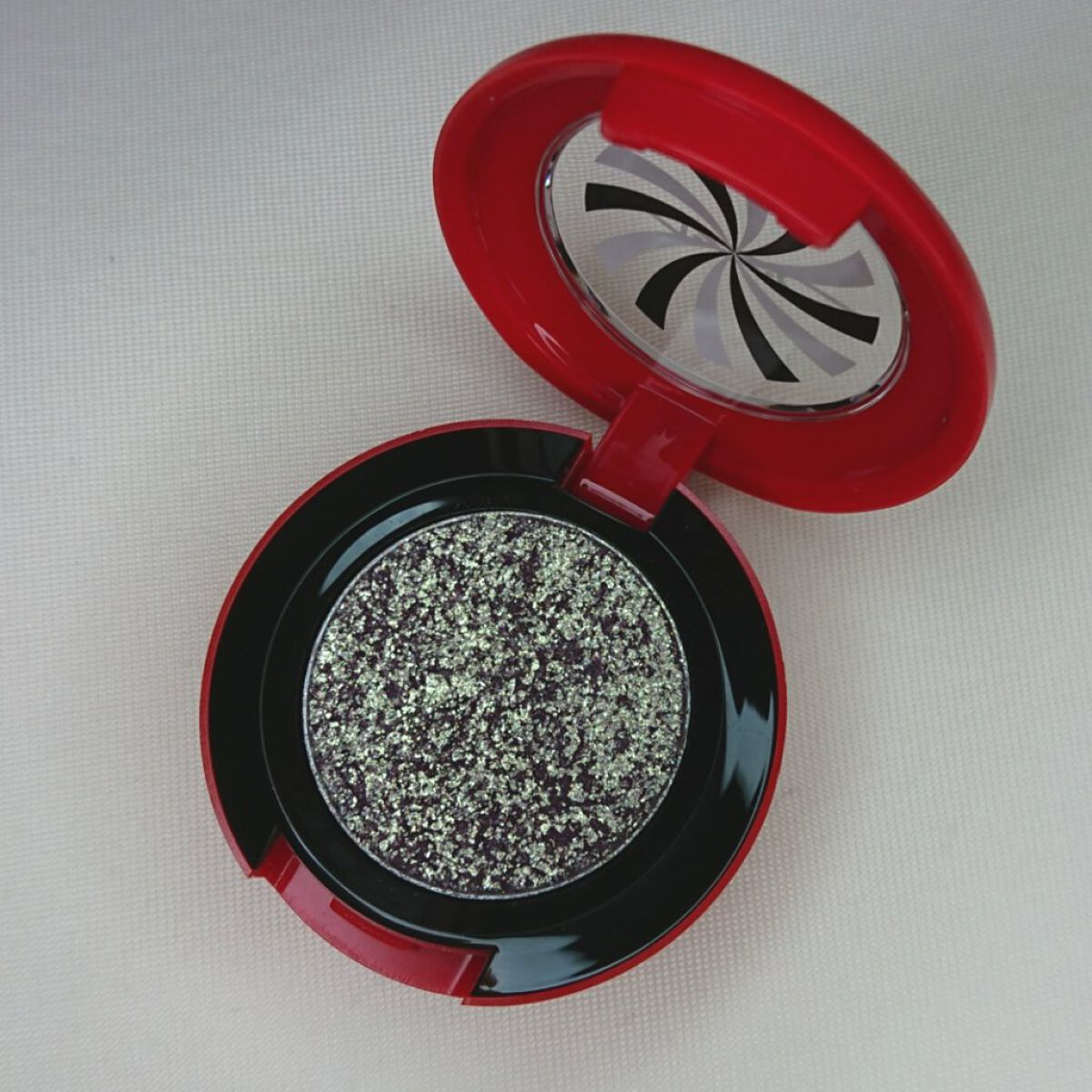 シェードシフター デュオクロム アイシャドウ ライト ビフォア ユア アイズ/M・A・C/単色アイシャドウを使ったクチコミ（1枚目）