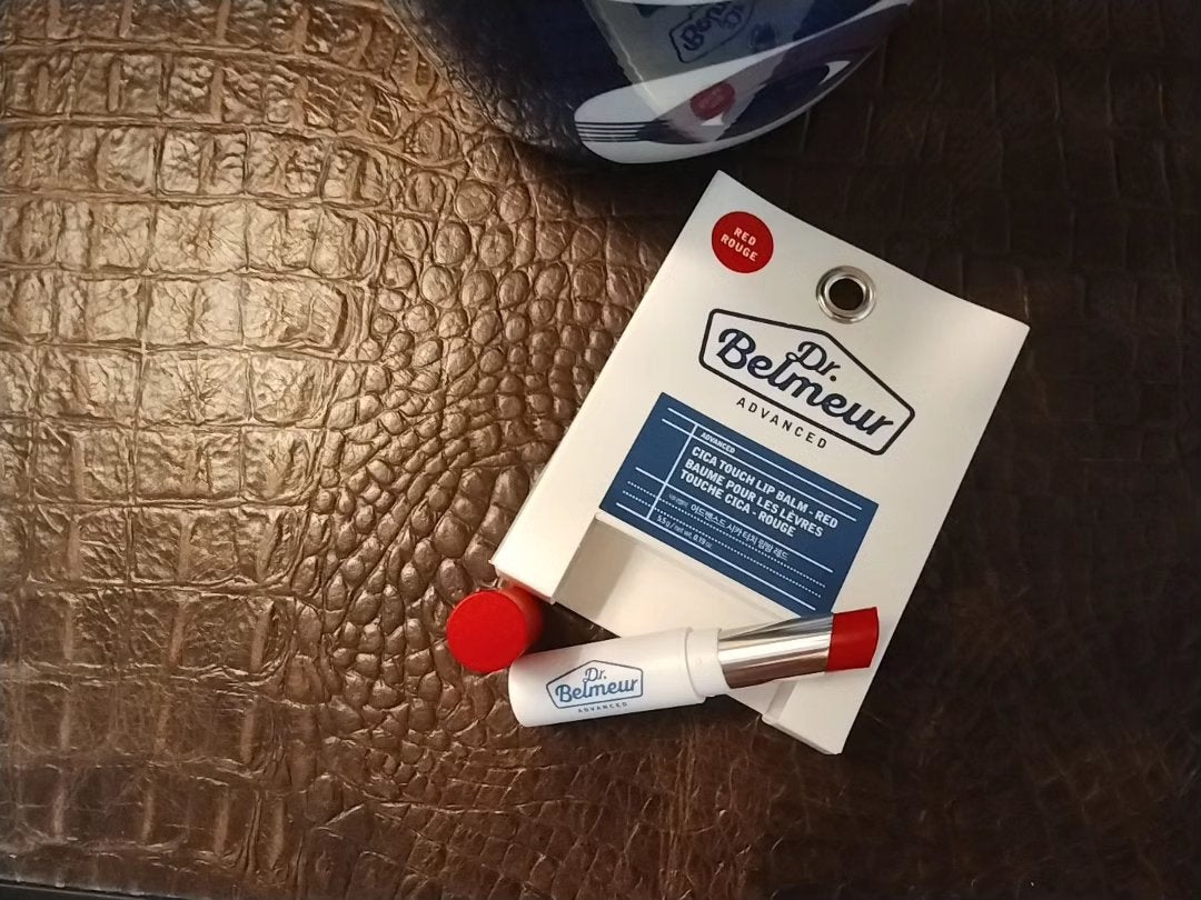 mcgroupakiko on LIPS 「仕事中はリップを重ねているので乾燥が怖いし、かといってバームだ..」(6枚目)