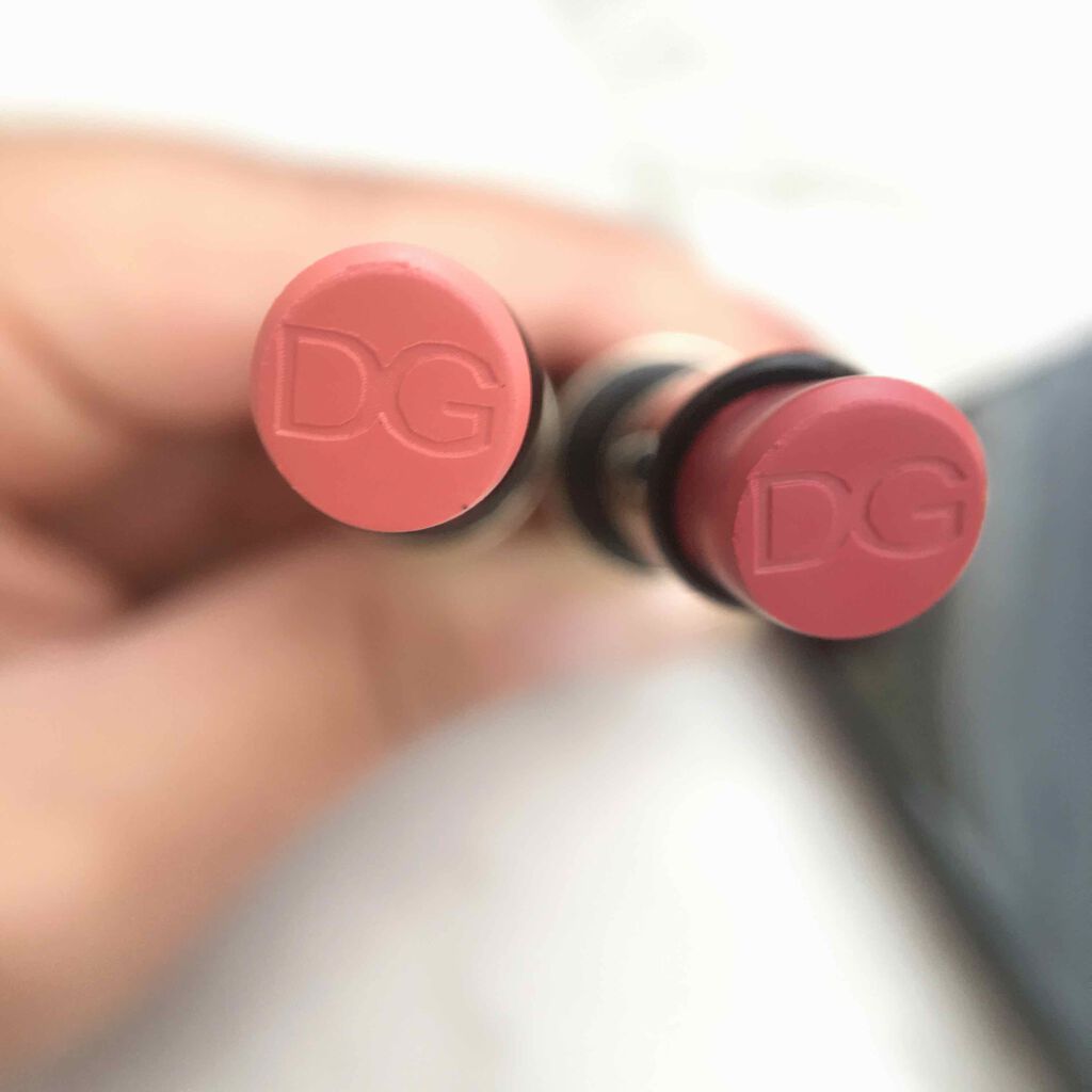 パッションリップ クリームトゥパウダー マットリップペン/DOLCE&GABBANA BEAUTY/口紅を使ったクチコミ（2枚目）