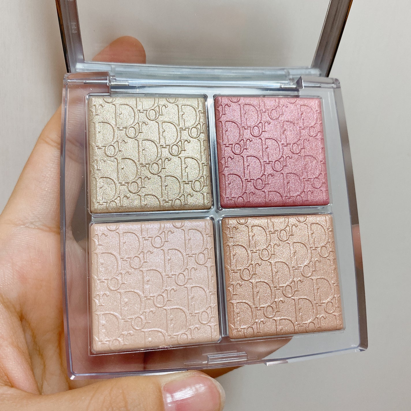 ディオール バックステージ フェイス グロウ パレット/Dior/ハイライトを使ったクチコミ(2枚目)