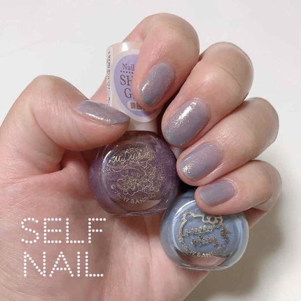 DAISO サンリオネイルのクチコミ「前回のネイルが剥げてきたので、ネイルを変えましたよ〜💅💓
最近ハマってる2色使い…
今日は.....」(1枚目)