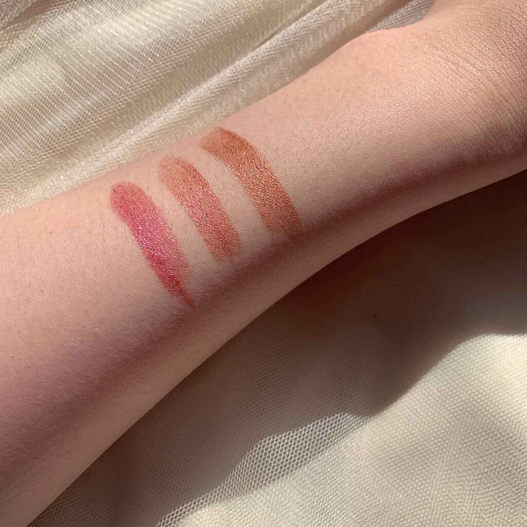 Diamond Lustre Crystal Lipstick/MAKEUP REVOLUTION/口紅を使ったクチコミ（2枚目）