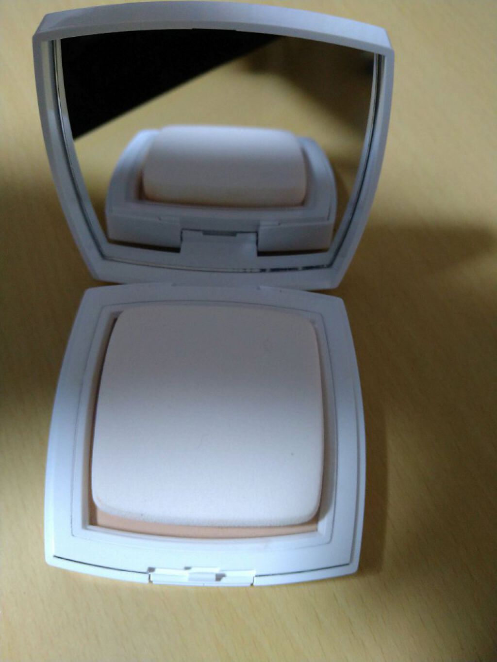 ル ブラン コンパクト ラディアンス/CHANEL/パウダーファンデーションを使ったクチコミ（2枚目）