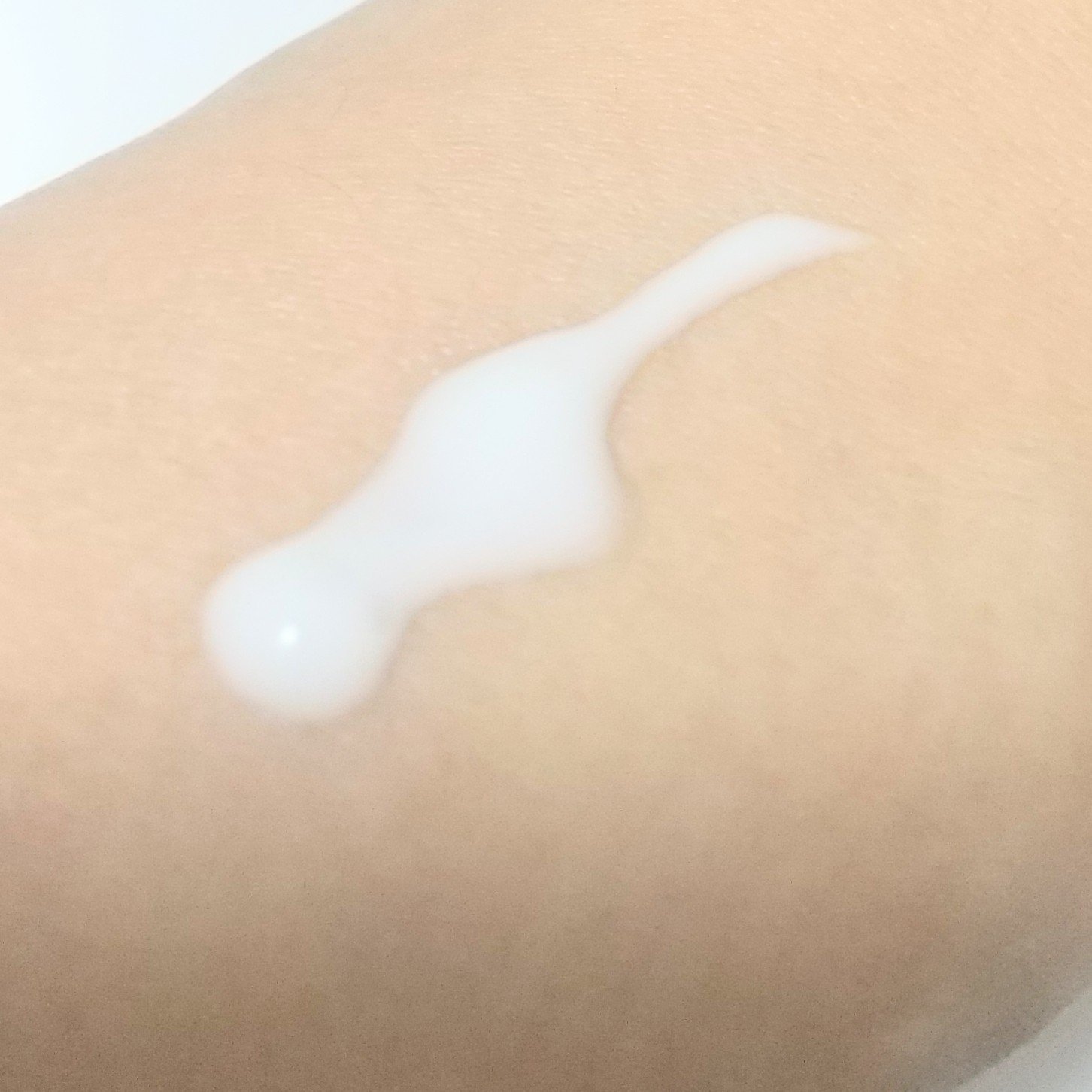 白色オイル/DEW/美容液を使ったクチコミ（3枚目）