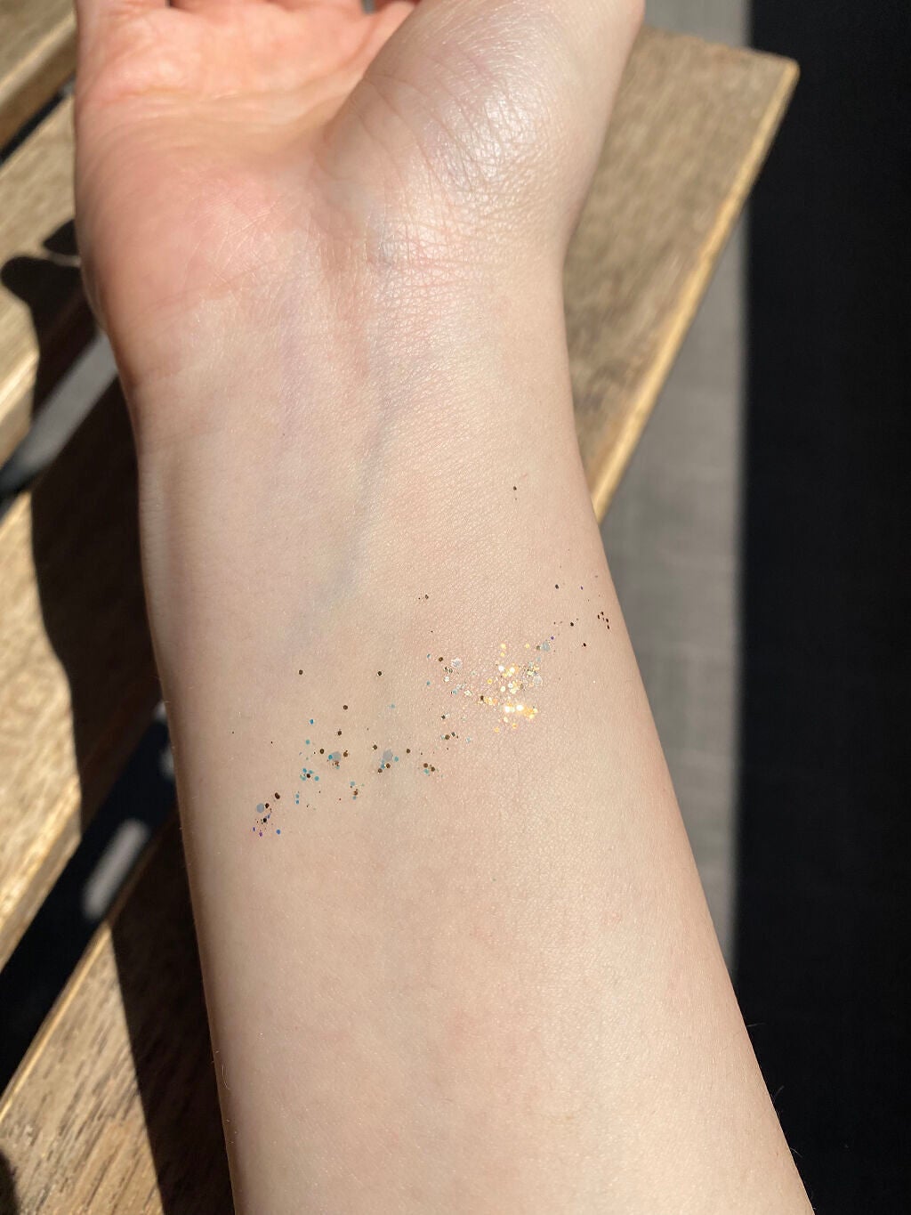 グリッタージェルベリオネア/ColourPop/グリッターを使ったクチコミ(2枚目)