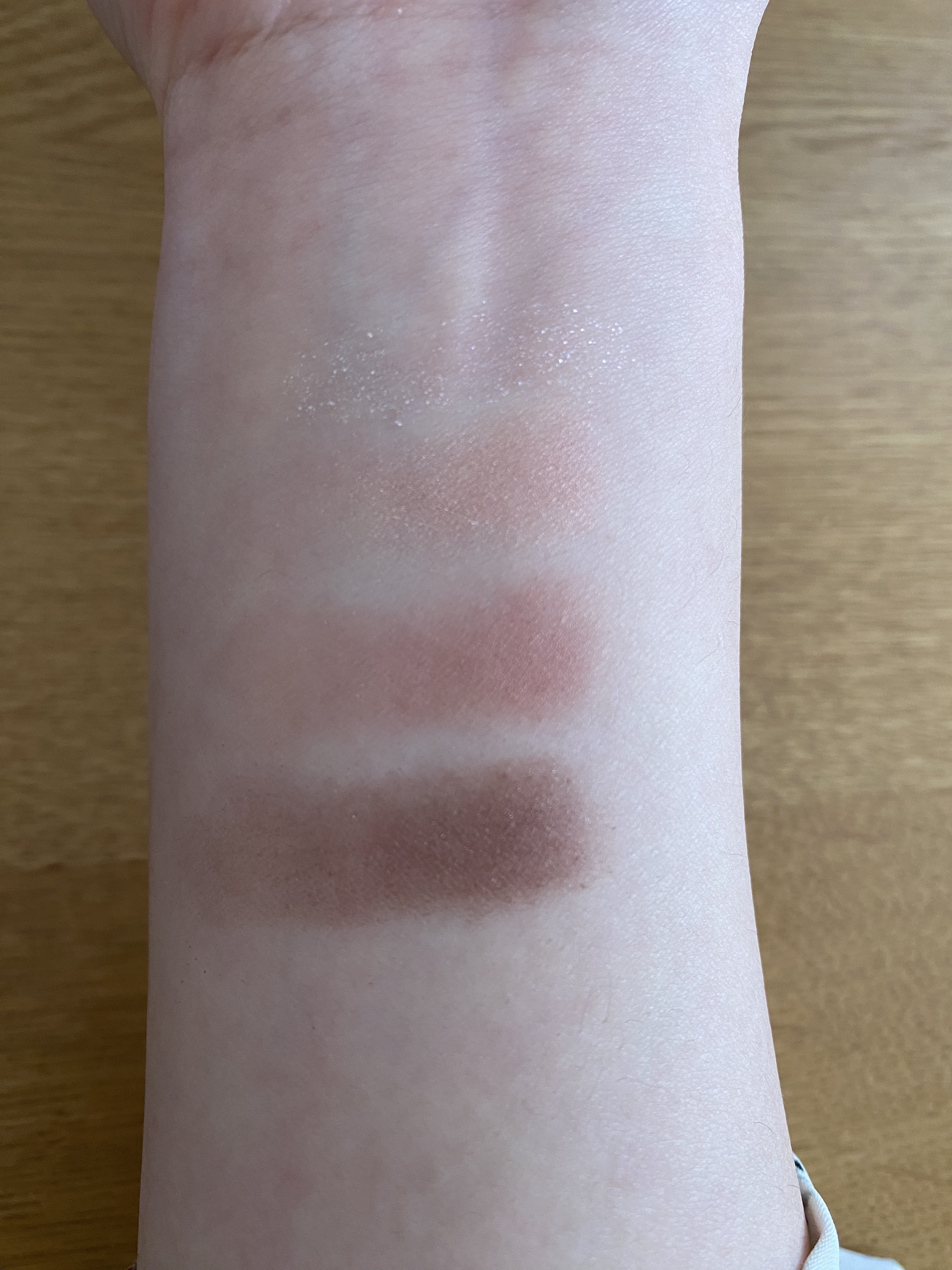 ベージュトーンアイシャドウ/CEZANNE/アイシャドウパレットを使ったクチコミ（3枚目）