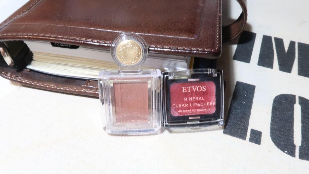 ミネラルクリアリップ＆チーク プラムレッド/エトヴォス/ジェル・クリームチークを使ったクチコミ（1枚目）