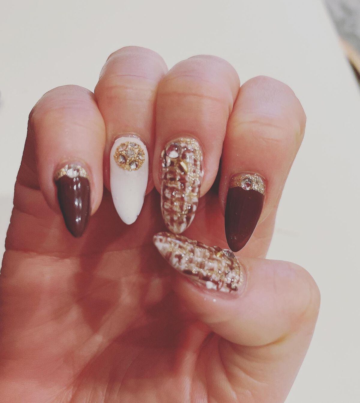 ちぃ on LIPS 「ネイルチェンジ✨チョコレートカラーにしてみた♫#アラフィフ#ア..」(1枚目)