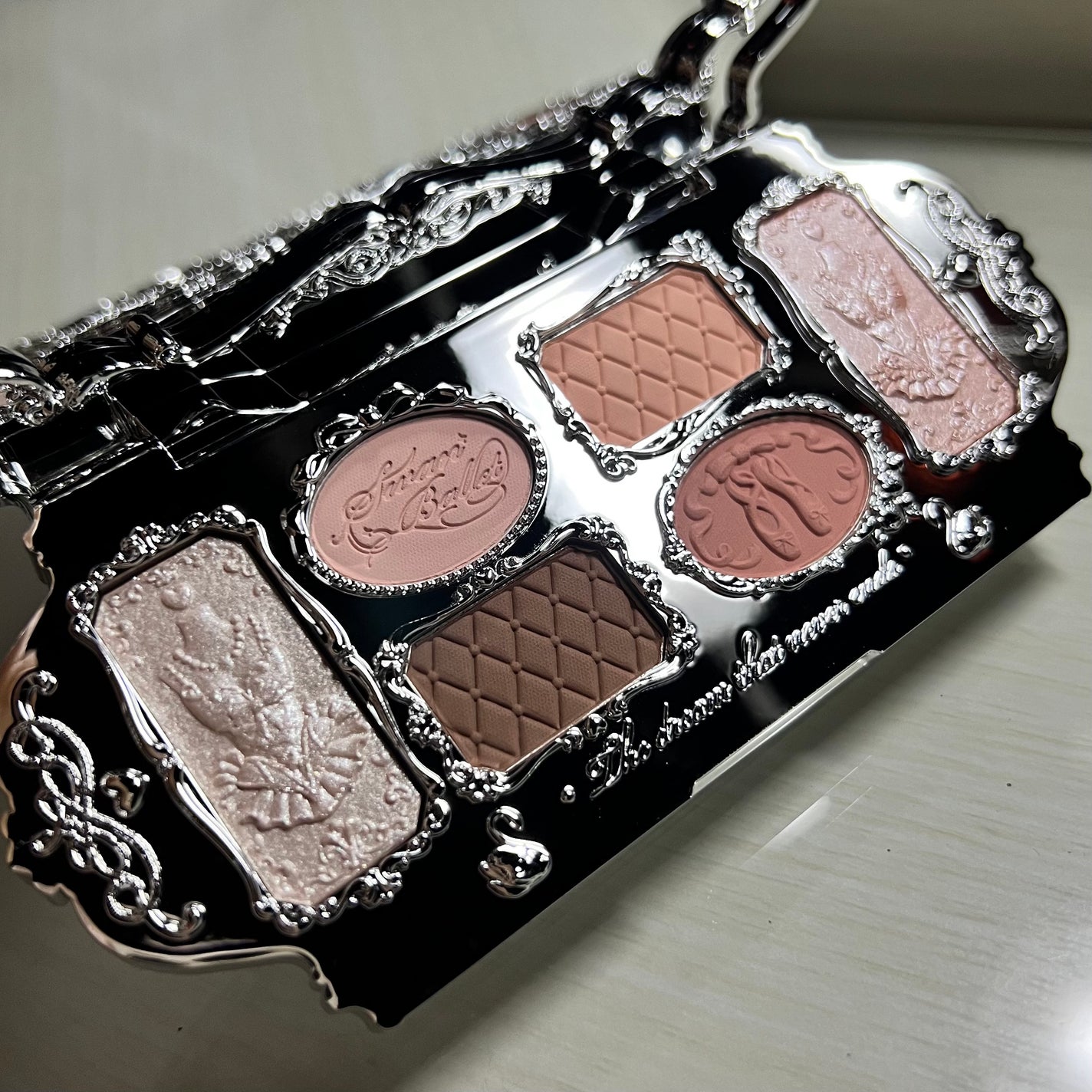 スージングヴィーガンリップオイル/Laka/リップオイルを使ったクチコミ(3枚目)