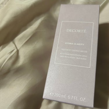 DECORTÉ イドラクラリティ　薬用 トリートメント エッセンス ウォーター

大好きなコスメデコルテから出ているローションをいただきました🧴
プレゼントであげるか悩んでた！

公式お借りします↓

