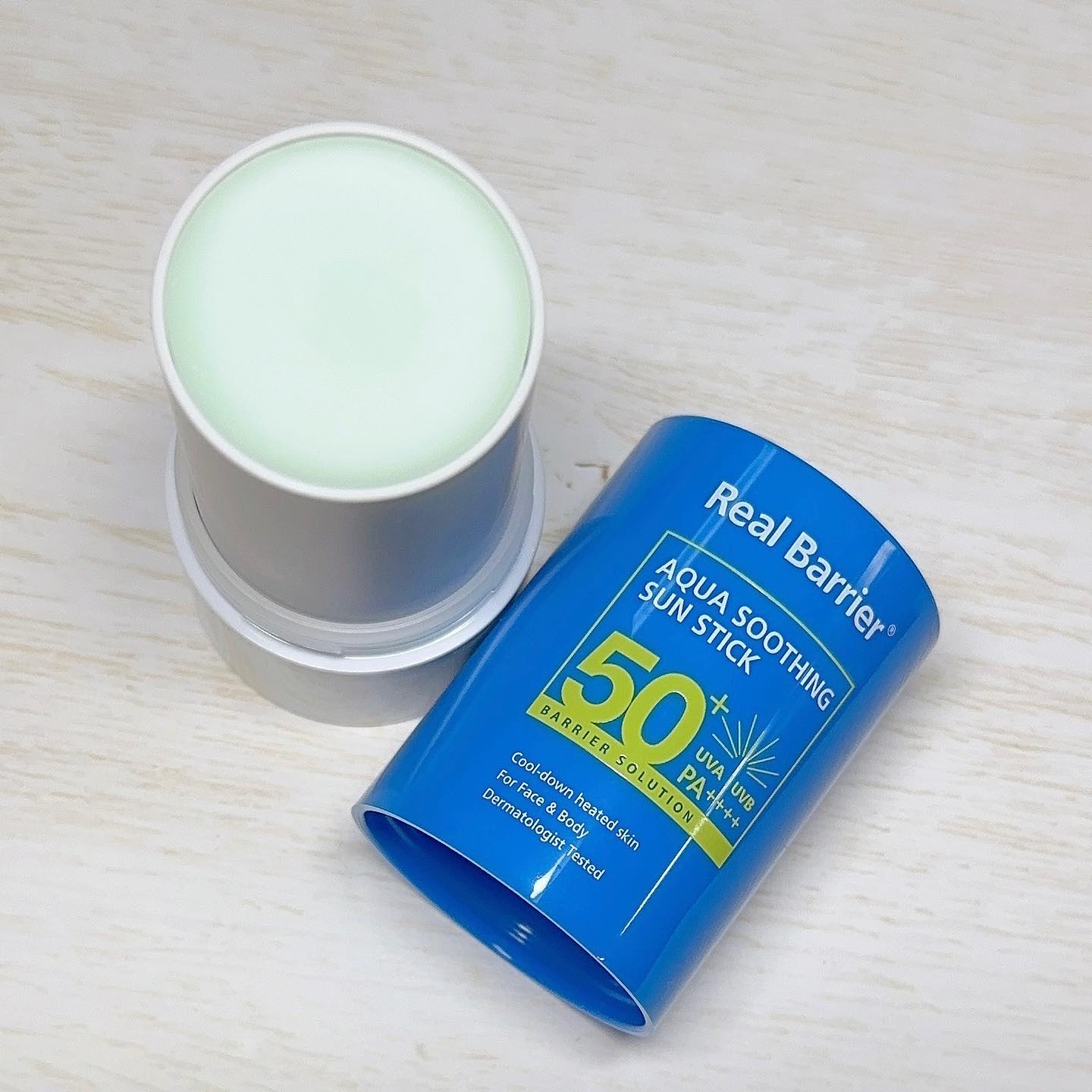 アクアスージングサンスティック/Real Barrier/日焼け止めスティックを使ったクチコミ（2枚目）