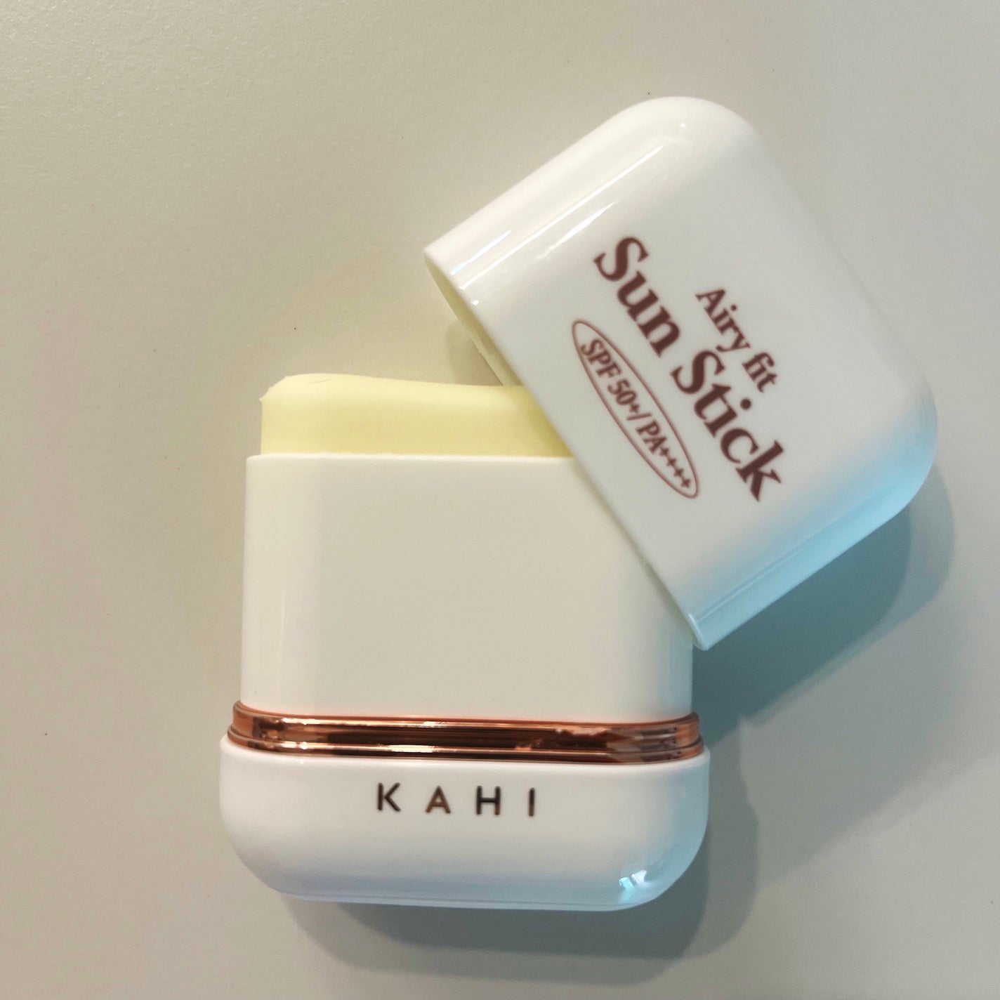 エアリーフィットサンスティック/KAHI/日焼け止めスティックを使ったクチコミ(2枚目)