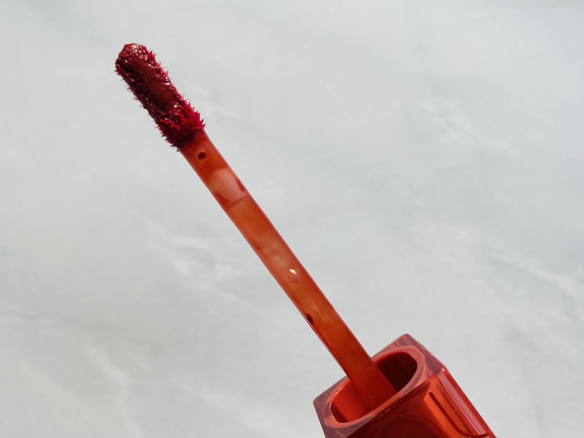 デュイフルウォーターティント 04 チリアップ/rom&nd/リップティントを使ったクチコミ（2枚目）