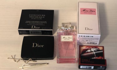 皆さんこんにちは

やっとデパコスを買えました🥰
今回買ったやつは、DiorさんとM・A・Cさん
Diorはローズ＆ローズ とアイシャドウ
663トリプル ブルーム

M・A・Cはリップスティックミニ 