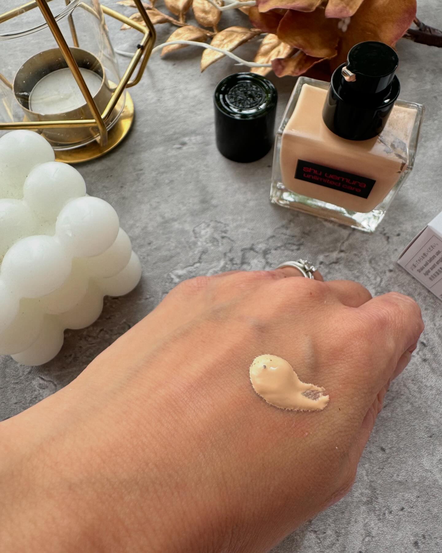 アンリミテッド ケア ツヤ セラム ファンデーション/shu uemura/リキッドファンデーションを使ったクチコミ（2枚目）