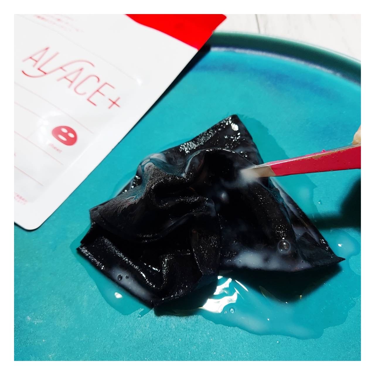 ディープブラック アクアモイスチャー シートマスク/ALFACE+/シートマスク・パックを使ったクチコミ(2枚目)