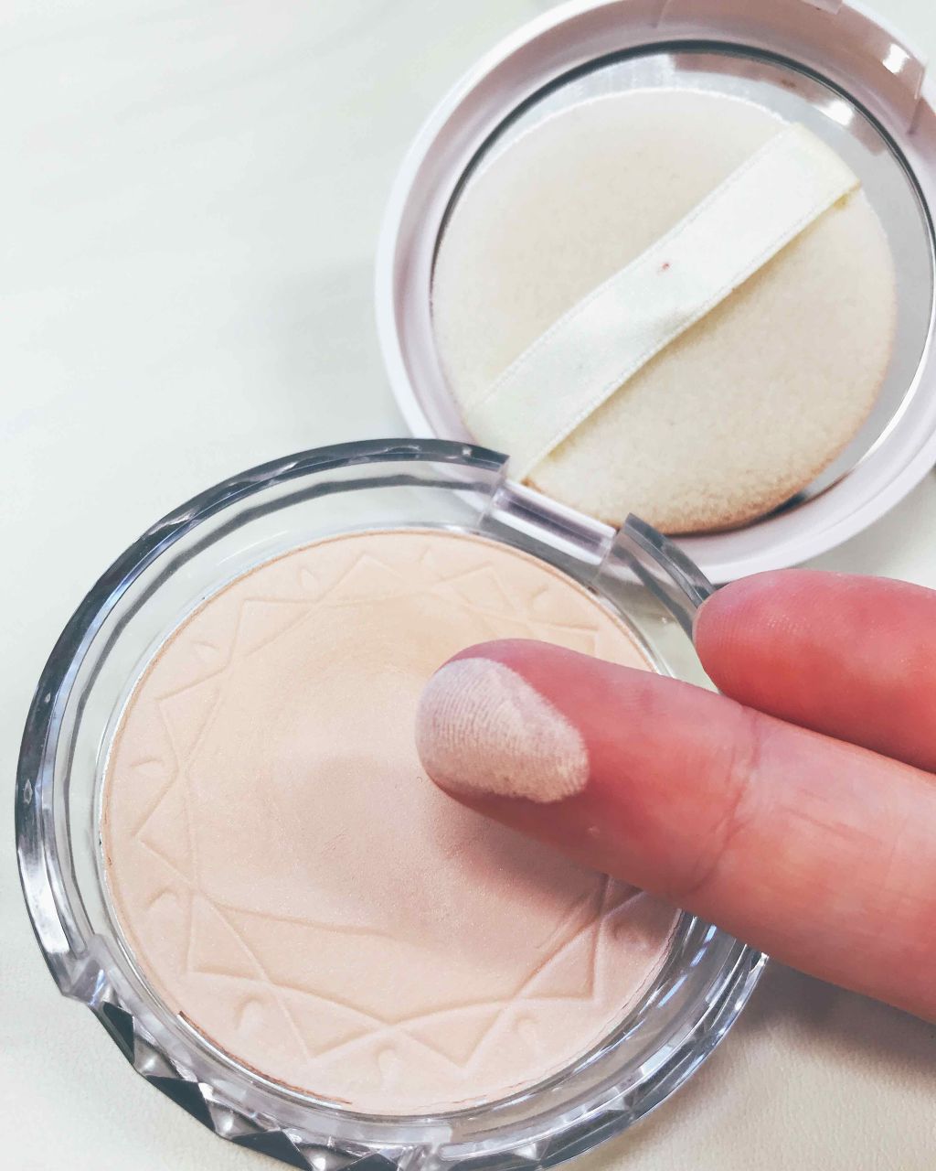 UVクリアフェイスパウダー/CEZANNE/プレストパウダーを使ったクチコミ（2枚目）