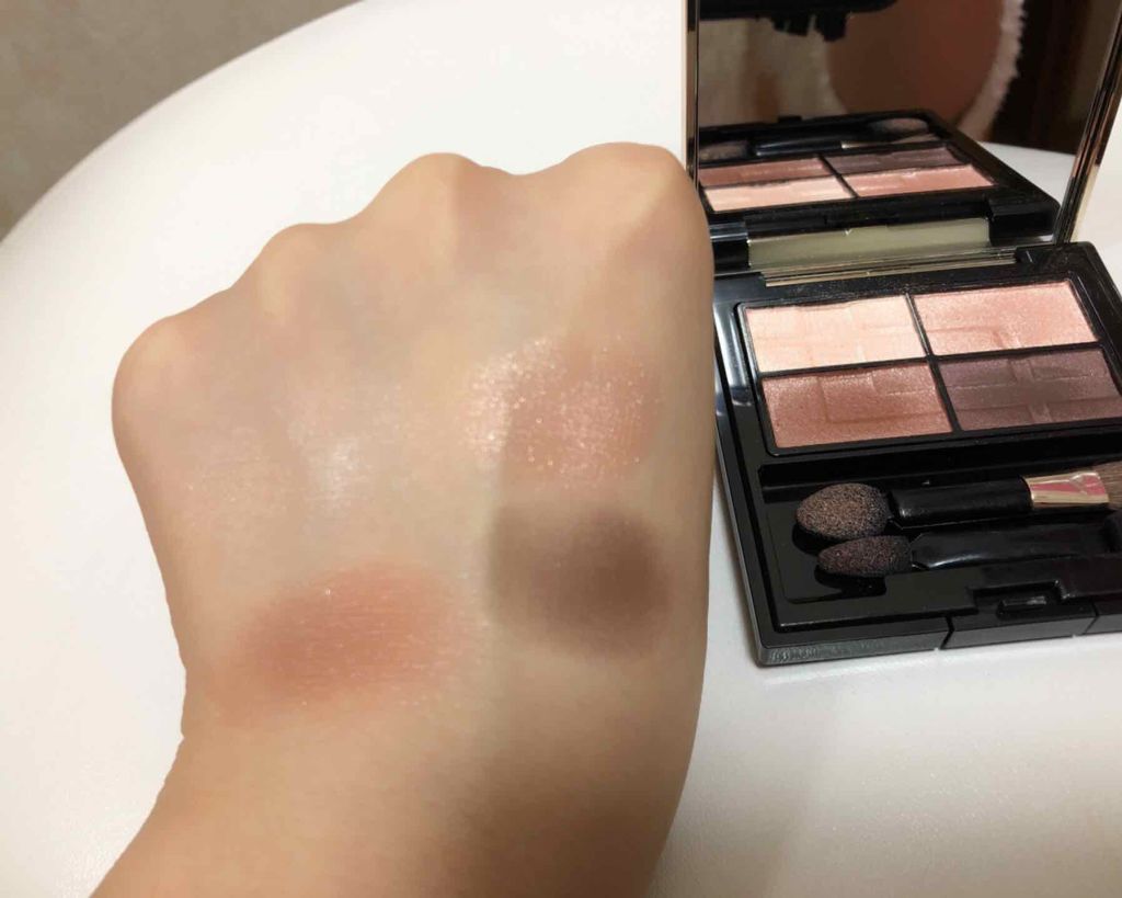 ルージュ＆シャドウのクリスマス限定コフレ tsumori chisato 限定デザインポーチ付き/est/メイクアップキットを使ったクチコミ（3枚目）