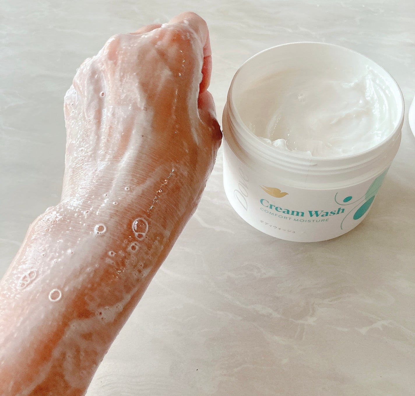 ダヴ クリームボディウォッシュ コンフォートモイスチャー/ダヴ/ボディソープを使ったクチコミ(4枚目)