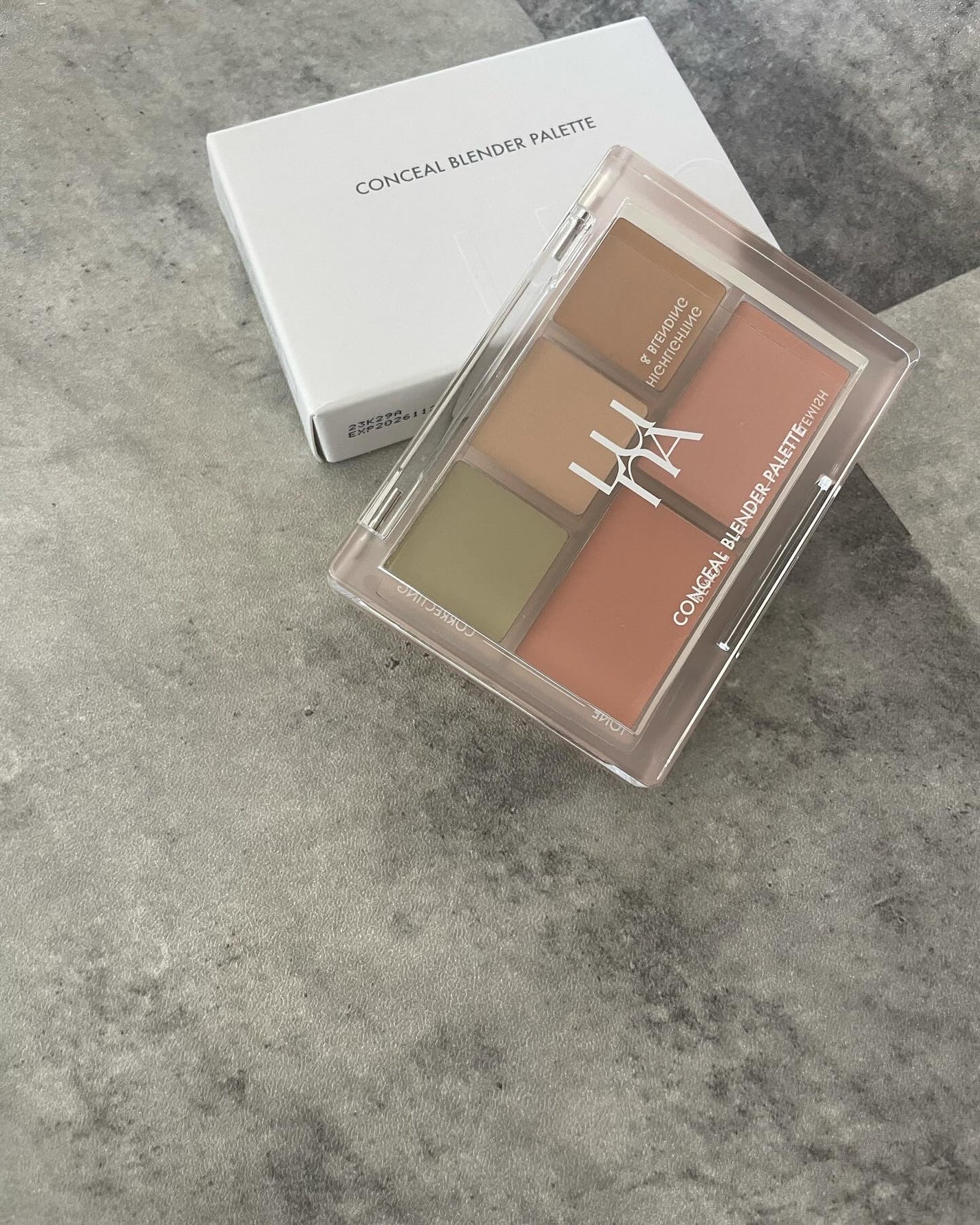 namugi122 on LIPS 「【LUNA公式】コンシールブレンダーパレット(全4色)01クリ..」(2枚目)