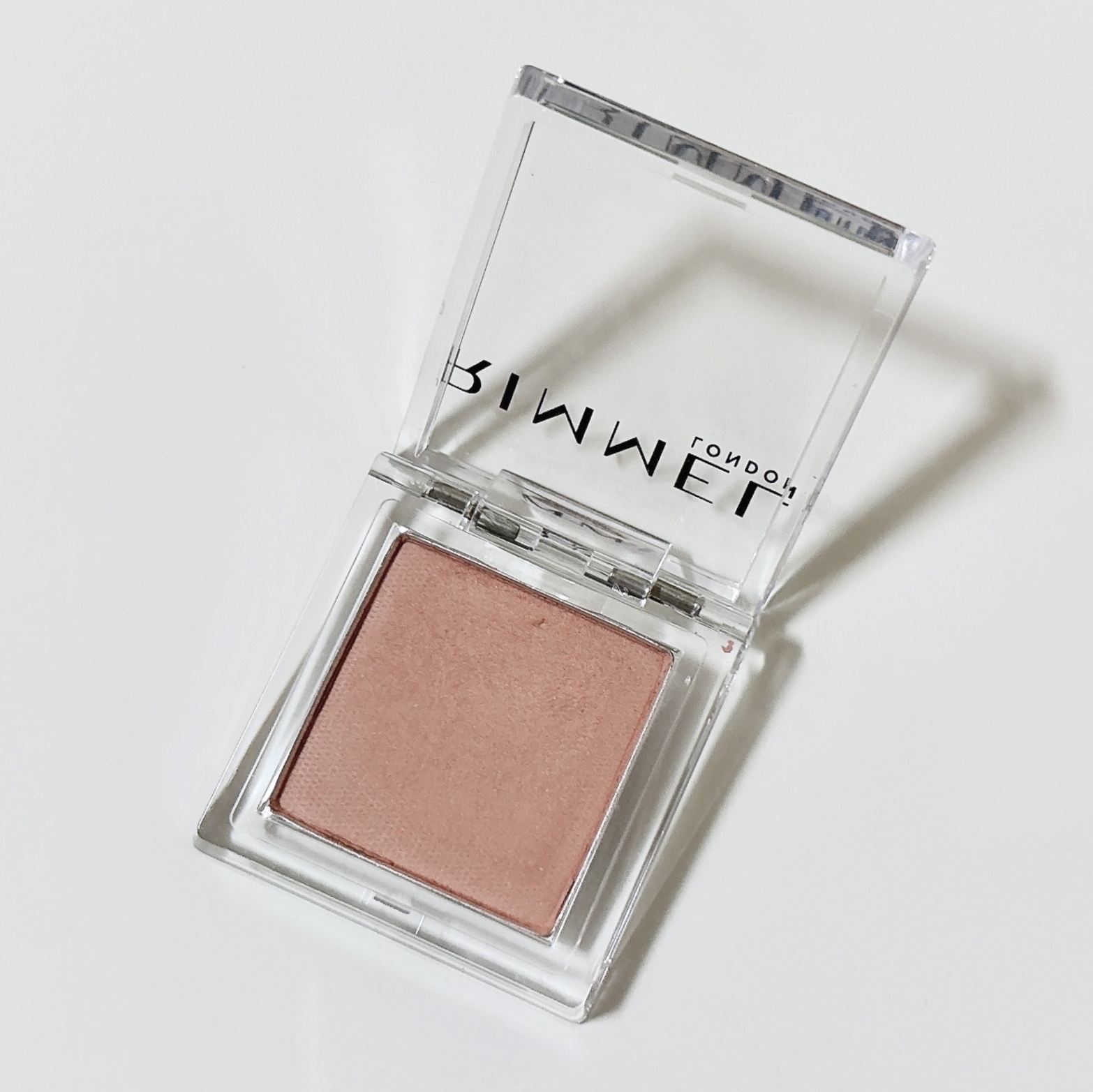 ワンダー キューブ アイシャドウ マット/リンメル ロンドン/単色アイシャドウを使ったクチコミ（2枚目）