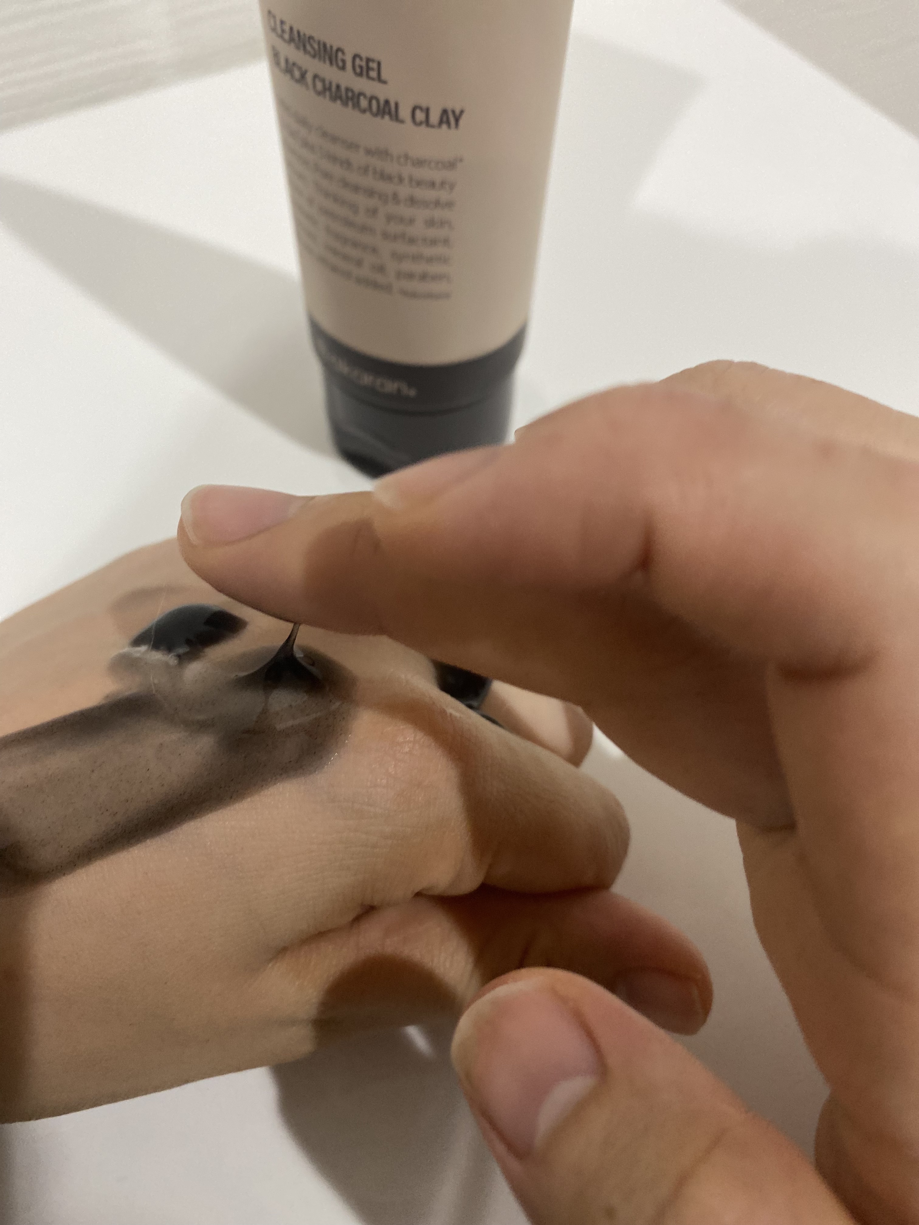 ブラックジェルクレンジング/.akaran/クレンジングジェルを使ったクチコミ（2枚目）