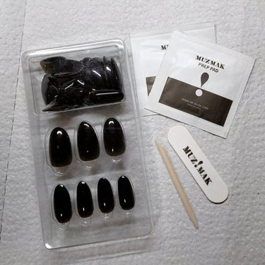 TPUネイルチップ（shape:Almond） 01 ニューブラック（New Black）/Muzmak/ネイルチップ・パーツを使ったクチコミ（2枚目）