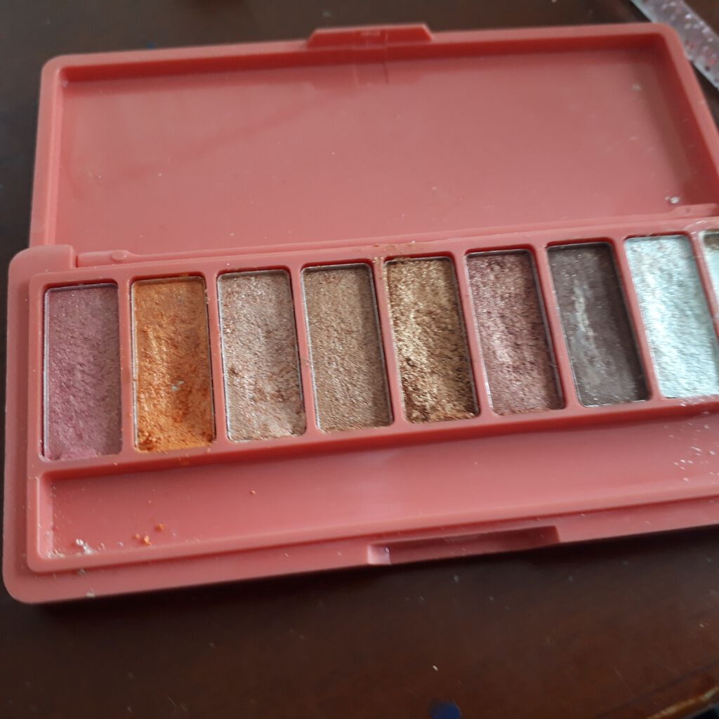 RinaRin on LIPS 「今回はPopteenアイシャドウパレットだけでギャルメイクをし..」(1枚目)