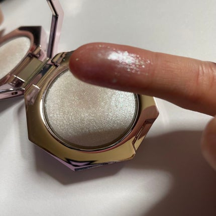 DIAMOND BOMB/FENTY BEAUTY BY RIHANNA/パウダーハイライトを使ったクチコミ(7枚目)