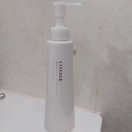 リサージ エクストラクレンジングオイルのクチコミ「少しとろみのあるテクスチャー。
なじみ、落ちも良く、乳化も早い感じがします。
ヌルつかずに、.....」(1枚目)