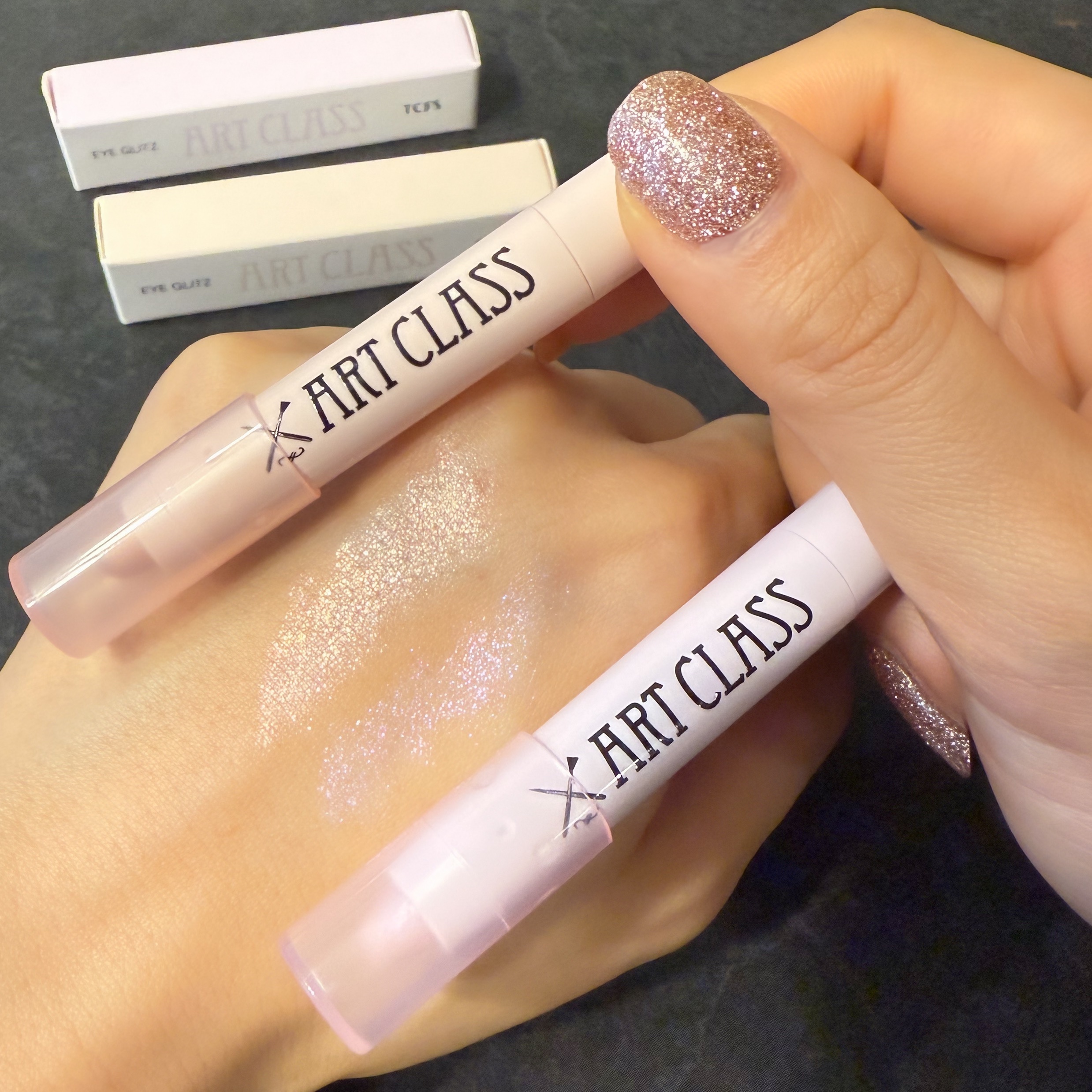 アートクラス アイグリッツ/too cool for school/スティックアイシャドウを使ったクチコミ（3枚目）