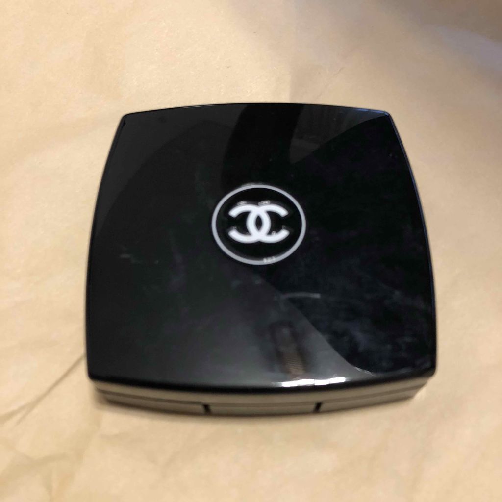 CHANELのアイシャドウ ！

やっぱりずば抜けて発色がいい 😳💘💘

伸びも良くてグラデーションにしやすい色が
セットになっていて使い勝手がいいです 🎀

色もどタイプばかりでついつい買ってしまう。

